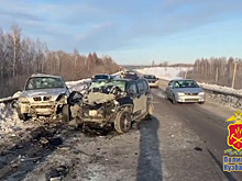 Три человека погибли в лобовой аварии под Новокузнецком
