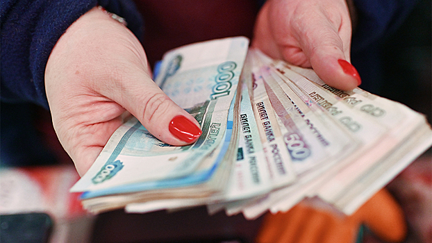 В январе 2023 года россияне получили урезанный аванс. Но зарплата не изменилась