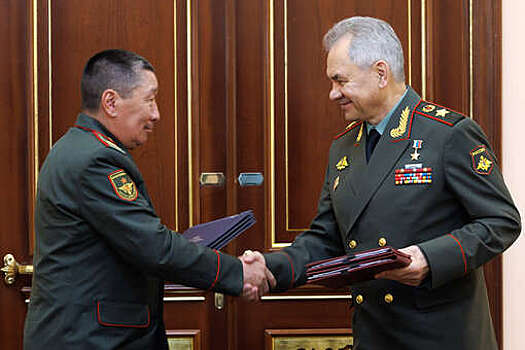 Министры обороны РФ и Киргизии Шойгу и Бекболотов подписали два соглашения