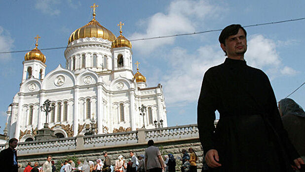 В РПЦ объяснили отказ закрыть храмы