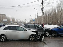 В Воронеже три женщины пострадали в тройном ДТП
