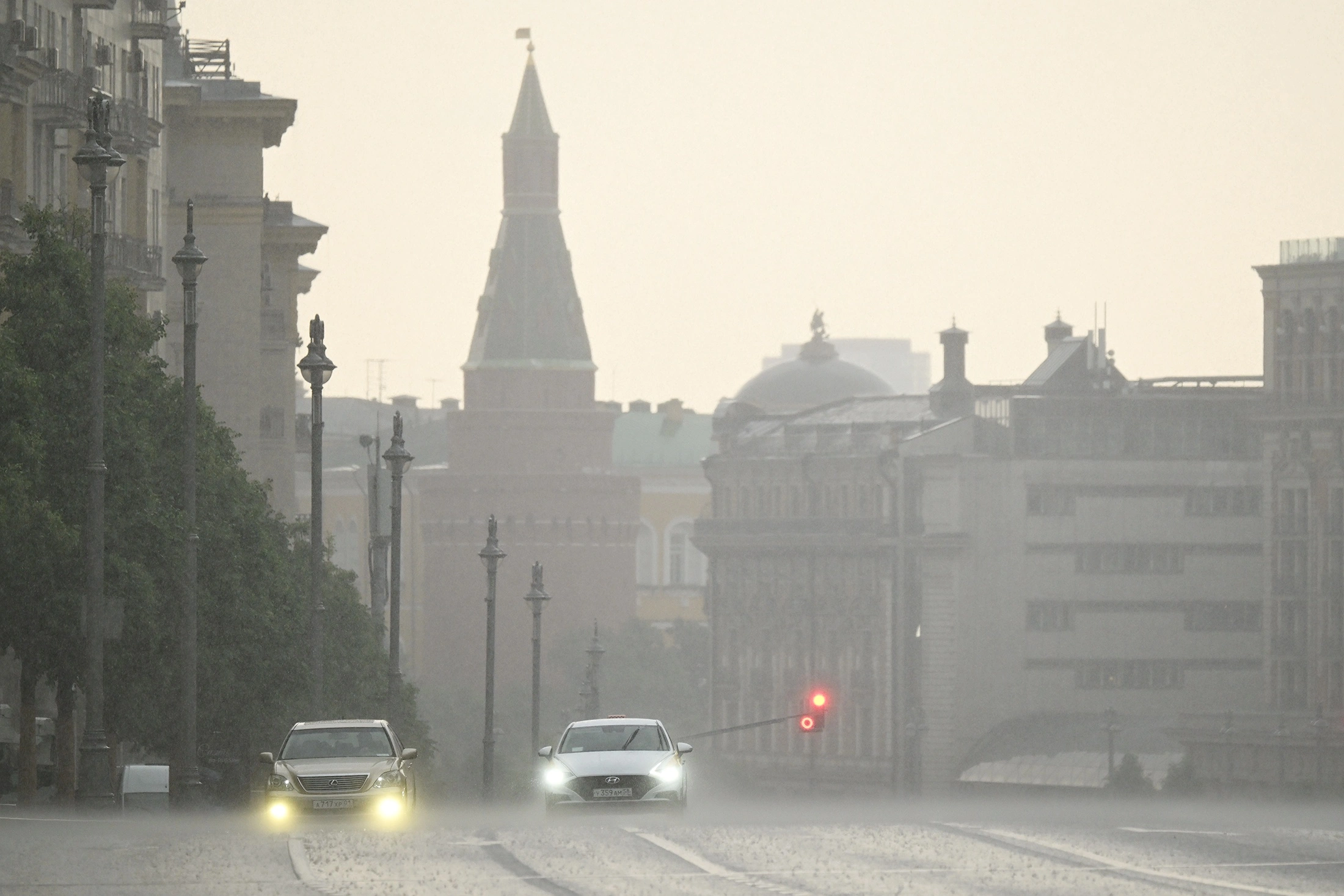 Стало известно, при каком условии россияне в непогоду могут не выходить на работу