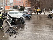 В ДТП на Тракторной покалечились водитель и пассажирка «Kia»