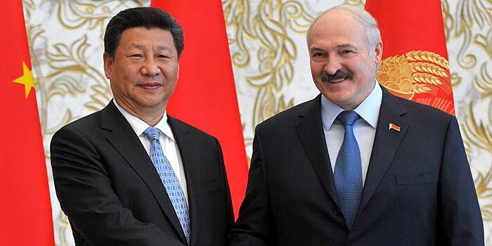 Александр Лукашенко поздравил Си Цзиньпина с китайским Новым годом и пригласил посетить Беларусь