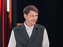 Чебатков подарил Павлу Воле и Илье Соболеву свитеры «Торпедо» из Усть-Каменогорска. Комик, участвовавший в Матче звезд КХЛ, родом из этого города