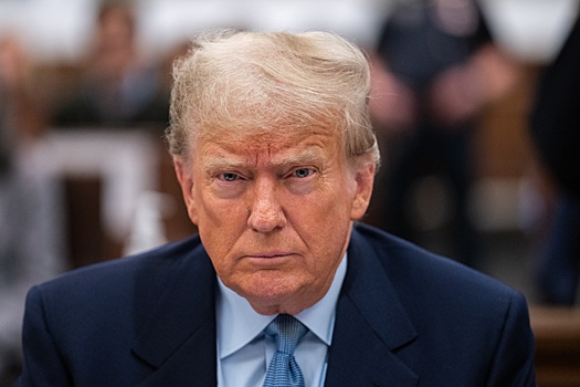 Трамп прокомментировал возможность трехсторонней встречи с Путиным и Зеленским