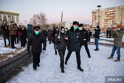 В ХМАО восемь человек будут судить за участие в митинге