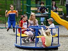 Во Владивостоке в рамках программы «1000 дворов» появилась новая детская площадка