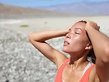 Россиян предупредили о повышенной уязвимости к коронавирусу в летнюю жару