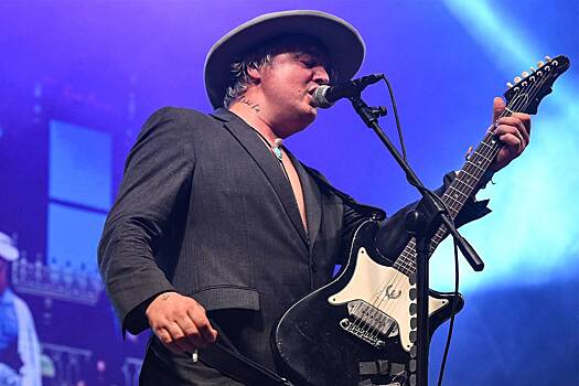 В сети восхитились внешностью известного 45-летнего певца после похудения