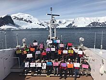 В Антарктиде прошел "Марш женщин" против Трампа