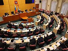 Принят закон о дополнительных гарантиях участникам СВО на получение бесплатного земельного участка