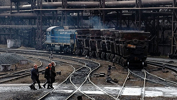 Радикалы заявили об открытии нового пункта блокады торговли в Донбассе