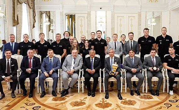 "Этот момент настал": в казанском Кремле чествовали чемпиона России — команду "Синтез"
