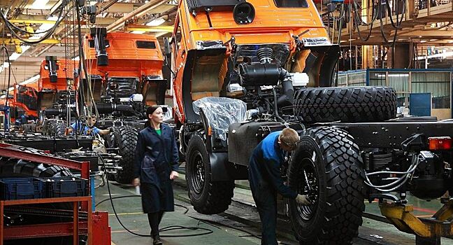 Производство грузовиков в РФ снизилось на 8%