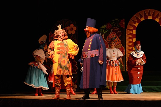 Свистопляска и бабий бунт. Театр республики Коми покажет спектакли на нижегородской сцене
