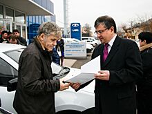 Краснодарцам, пострадавшим на производстве, вручили ключи от новых автомобилей