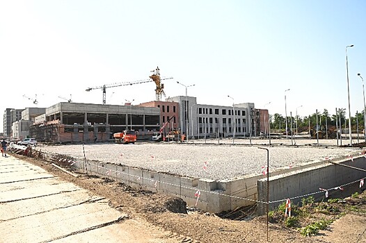 Новая школа с тремя спортзалами готова на 55% в Краснодаре