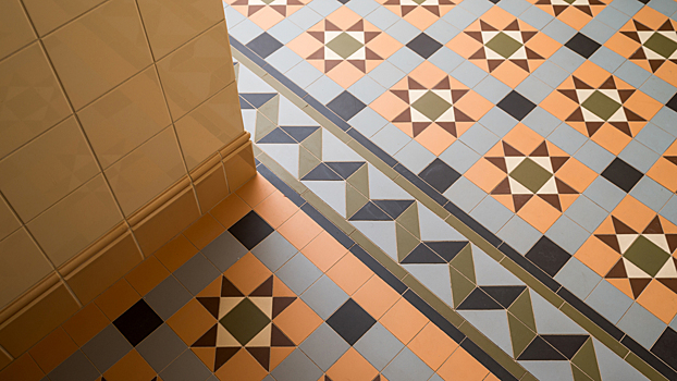 Стало известно, почему старинная плитка крепче современной