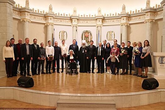 Губернатор Евгений Куйвашев вручил свердловчанам наградные знаки «Орден святой Екатерины»