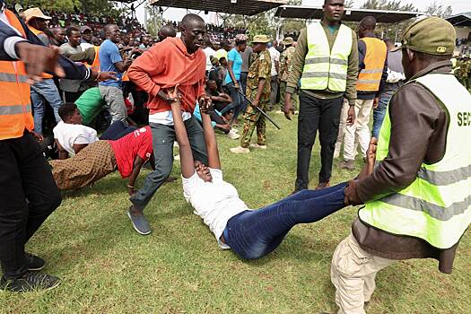 В Кении сотни граждан пострадали на похоронах бывшего премьер-министра