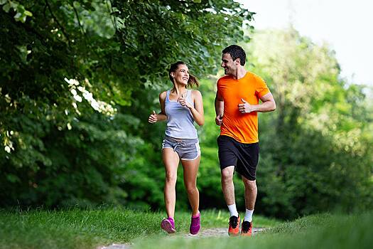 Фитнес-тренер дала советы по выбору одежды для летних тренировок