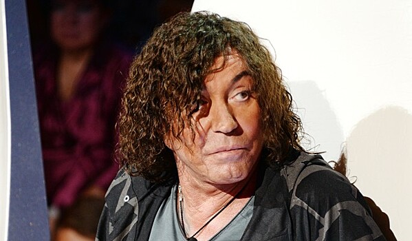 Эксперт рассказала о "пластике" Леонтьева