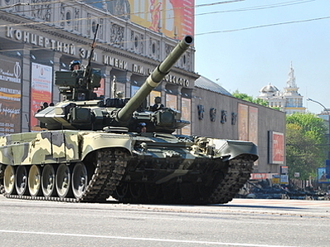Центр Москвы закроют для парковки до конца Парада в день Победы