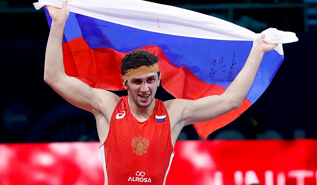 Российский борец вольного стиля Сидаков завоевал "золото" Олимпийских игр