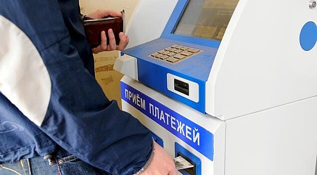 В Первомайском мужчина украл платежный терминал и камеру видеонаблюдения