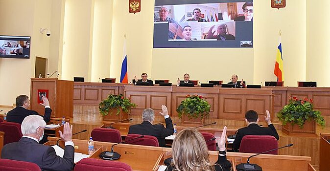 Автомобили донских депутатов развозят врачей на дом к больным