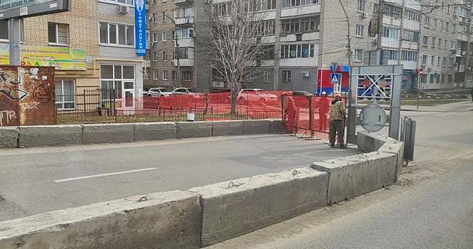 В Саратове закрыли половину моста через Глебучев овраг