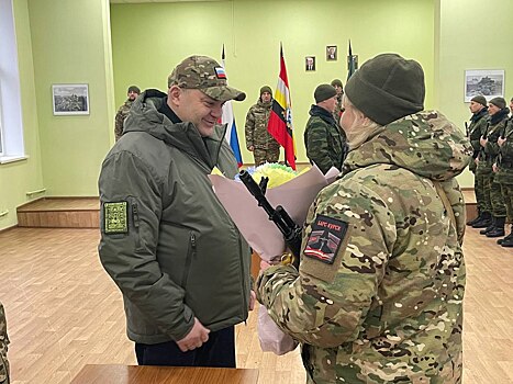 Алексей Смирнов поздравил добровольцев отряда «БАРС-Курск» с принятием присяги