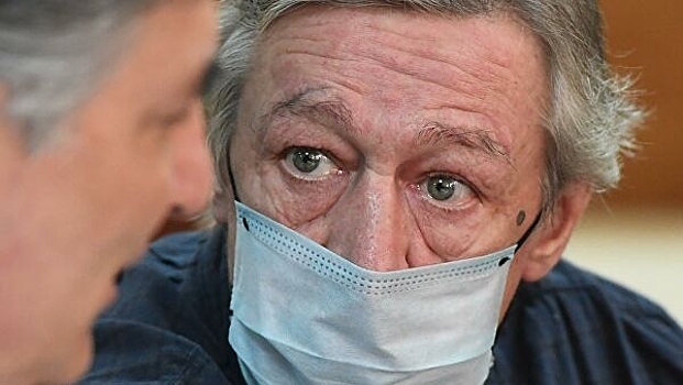 Мосгорсуд запретил Ефремову прогулки