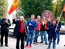 В Казани прошел митинг КПРФ, ЗНС и «Левого фронта», они представили своих немногочисленных представителей