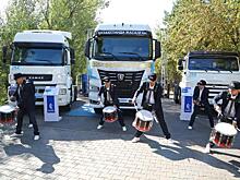 КАМАЗ представил первые тягачи, собранные в Казахстане