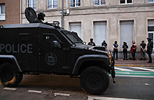 Беспорядки во Франции идут на спад. В Нантере похоронили погибшего подростка