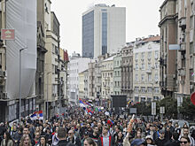 В Белграде прошла акция против передачи разрушенных НАТО зданий зятю Трампа
