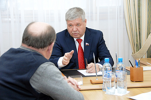 Спецслужбы надеются, что Неёлов поможет со спортзалами