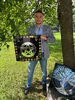 За эмоциональную фразу «чиновников – расстрелять» художника судят по статье "экстремизм"