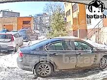 Обвал облицовки с жилого дома в российском городе попал на видео