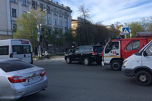 У тюменской облдумы сбили мотоциклиста