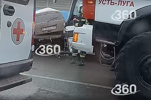 Один человек погиб и трое пострадали в аварии в Ленинградской области