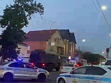 В Дагестане напали на две церкви, синагогу и пост ДПС