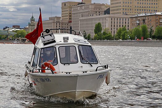 В выходные спасатели выловили нарушителя из Москва-реки