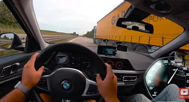 BMW 118i F40 продемонстрировал возможности на автобане в Германии