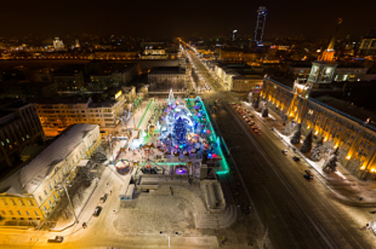 Новогодний Екатеринбург показали в масштабной панораме