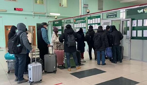 Шесть автобусов с китайцами пересекли границу в Забайкалье