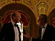 «Сколько стоит жизнь?»: драма на Netflix с Майклом Китоном и Стэнли Туччи, которая не оставит тебя равнодушным