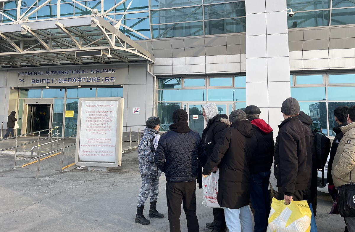 В Новосибирске приставы выдворили за пределы страны 368 мигрантов-нарушителей